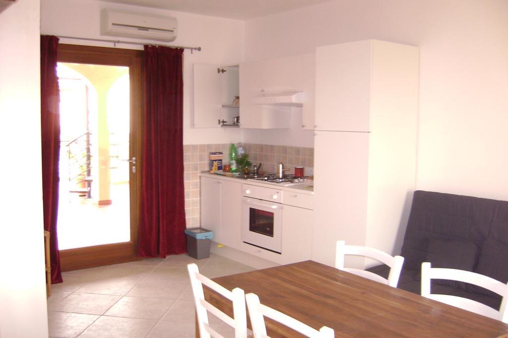 Appartamento Casa di Livia SantʼAnna Arresi Esterno foto