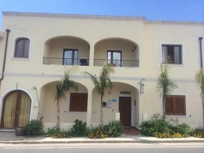 Appartamento Casa di Livia SantʼAnna Arresi Esterno foto